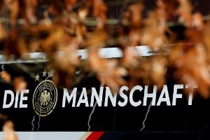 Bierhoff erklärt Bus-Reise bei Flick-Debüt: "Reaktion auf Basel"