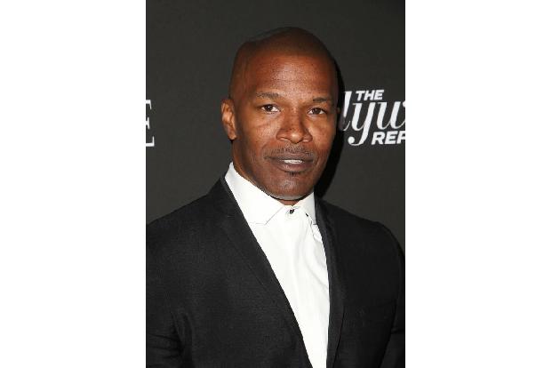 Stattdessen übernahm Jamie Foxx den Charakter des afroamerikanischen Sklaven Django und feierte mit seiner schauspielerische...