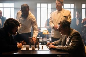 Oliver Masucci in "Schachnovelle": Mit Schach in den Wahnsinn