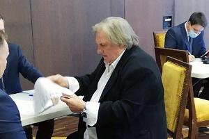 Gérard Depardieu: Stimmabgabe zur russischen Duma-Wahl