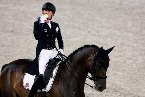 Dressur-EM in Hagen: Zweites Gold für Jessica von Bredow-Werndl