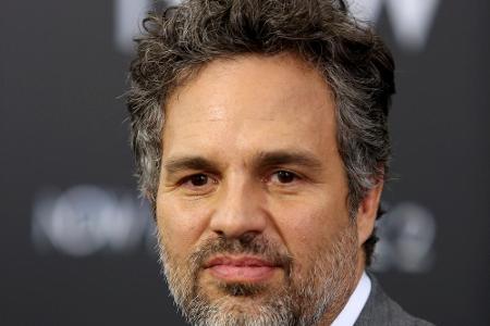 Einen Schicksalsschlag verarbeiten musste auch Schauspieler Mark Ruffalo (50). 2008 wurde sein Bruder erschossen aufgefunden...