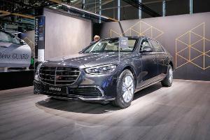 Mit V12, VR 10 und Allrad gegen Handgranaten