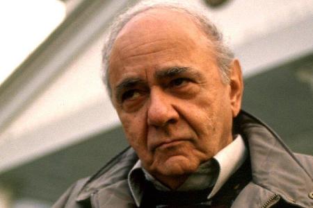 Michael Constantine in seiner Rolle als Gus Portokalos.