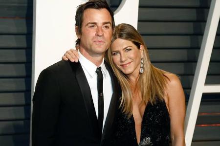 ...schien es dafür mit Filmstar Justin Theroux zu geben. 2015 heirateten Jennifer und der Drehbuchautor. Zwei Jahre später, ...