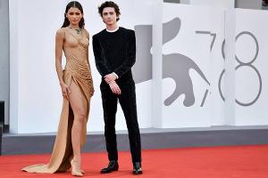 "Dune"-Premiere: Zendaya wird mit hautfarbener Robe zum sexy Hingucker
