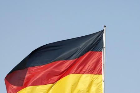 Paralympics: Sportschützin Hiltrop trägt deutsche Fahne bei Abschlussfeier Paralympics: Sportschützin Hiltrop trägt deutsche Fahne bei Abschlussfeier