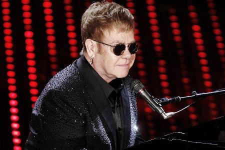 Elton John spielte am Samstagabend in Paris. Elton John spielte am Samstagabend in Paris.