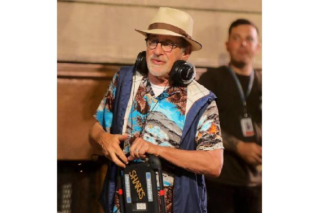 Sasha und Theo Spielberg wollten nicht wie ihr Vater Steven Spielberg hinter die Kamera gehen, sondern bevorzugten die Musik...