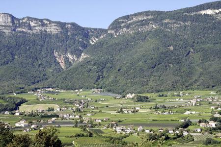 Und zu guter Letzt das Etschtal, so wird das Land zwischen Meran und Bozen bezeichnet. Hier ein Blick auf Girlan im Süden.