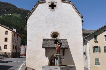 In Taufers im Münstertal steht diese Kapelle. Das Tal selbst liegt zu einem Drittel in Südtirol, zu zwei Dritteln im Schweiz...