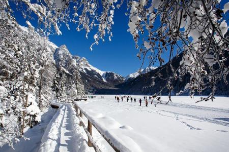 Vom Pustertal zweigt das Antholzer Tal ab. Bekannt bei Biathlon-Fans, finden hier doch jeden Winter zahlreiche Wettkämpfe st...