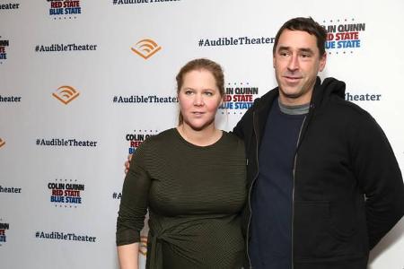 Auch Amy Schumer und Chris Fischer stellten ihre Fans vor vollendete Tatsachen: Im Februar 2018 verkündeten sie, bereits Man...