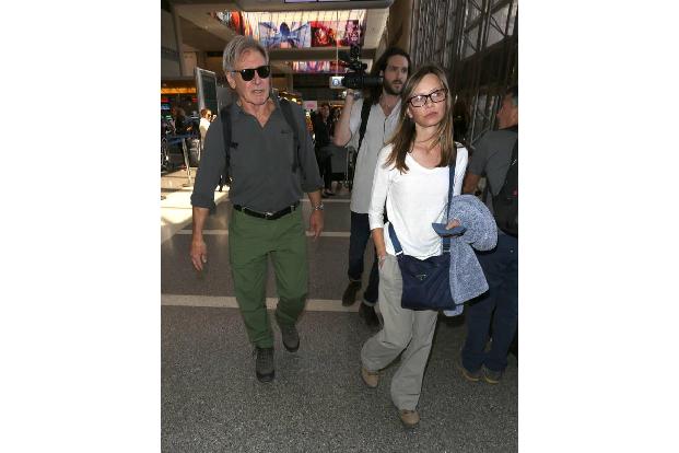 Harrison Ford nahm sich eine kurze Auszeit vom Filmen, um Calista Flockhart zu heiraten. Niemand wusste vorher von der Zerem...