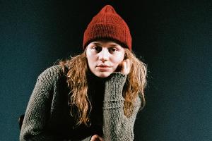LGBTQ-Ikone girl in red: "Ich sehe mich nicht wirklich als Vorbild"