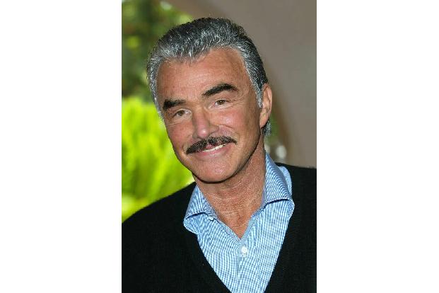 Burt Reynolds unterzog sich 2010 einem fünffachen Bypass. Die Operation beim Schauspieler wurde bereits einen Monat im Vorau...