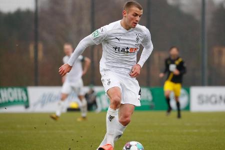 Das Abwehr-Talent spielte in der vergangenen Saison nur 186 Minuten für die Gladbacher Profis und kam ansonsten in der Regio...