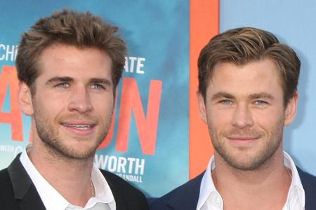 Das Brüdergespann Liam (27, l.) und Chris Hemsworth (33) verdreht der Damenwelt den Kopf. Auf dem roten Teppich gern gesehen...