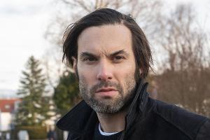 Max Simonischek in "Laim und die Tote im Teppich".