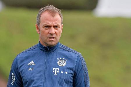 Wenige Wochen ist Hansi Flick im Januar 2020 beim FC Bayern als Cheftrainer im Amt, da lässt er am Rande des Trainingslagers...