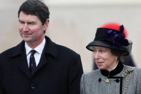 Nach ihrer Scheidung von Mark Phillips heiratet Prinzessin Anne 1992 Commander Timothy Laurence.