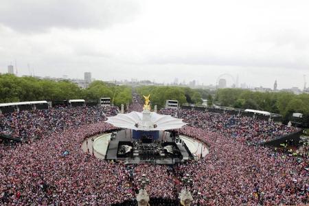 Eine ganze Woche lang finden 2012 Festivitäten zum diamantenen Thronjubiläum von Queen Elizabeth II. statt. 60 Jahre lang is...