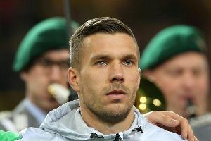 Podolski kritisiert Super-League-Pläne: "Ekelhaft und nicht fair"
