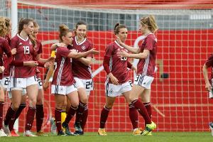 DFB-Frauen mit Regenbogen-Kapitänsbinde: "Wir stehen für Vielfalt"