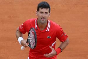 Erster Auftritt nach Melbourne-Triumph: Djokovic schlägt Sinner