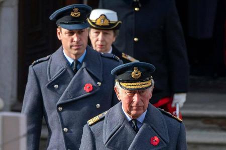 Noch steht Prinz William (l.) in der britischen Thronfolge hinter seinem Vater Prinz Charles.