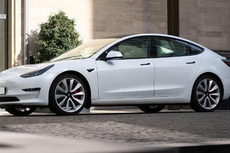 Tesla Model 3 Tchibo