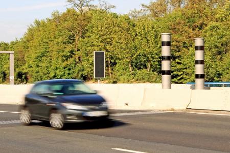 Sollte es zum unwahrscheinlichen Fall kommen, dass Sie innerorts mit über 41 km/h zu viel erwischt werden, erhalten Sie nebe...
