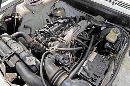 Peugeot 504, Motor