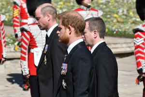 Prinz Harry wiedervereinigt mit Bruder William und Vater Charles