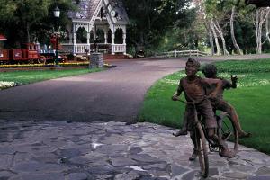 Von Neverland Ranch: Michael Jacksons Statuen stehen zum Verkauf