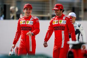 Sainz über Ferrari: "Zwei junge Piloten bringen große Energie mit"