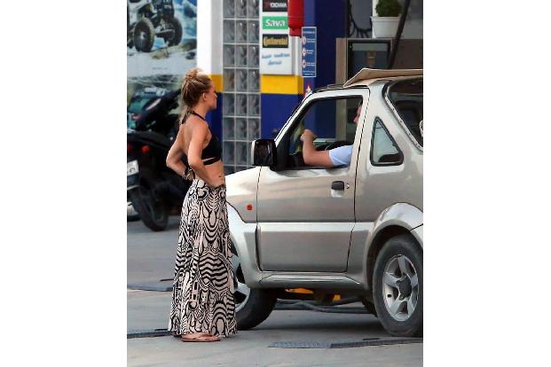 ...Kate Hudson, wenn sie nicht gerade am griechischen Strand entspannt, sondern die Promenaden erkundet. Betrachtet man also...
