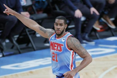 Herzprobleme: Nets-Center Aldridge beendet Karriere