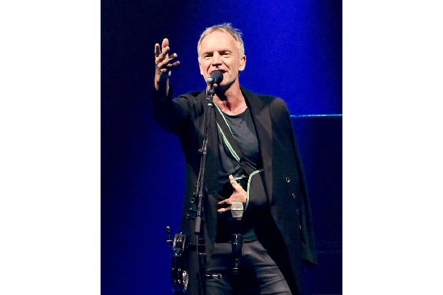 Sting gab seinen Fans unlängst Anlass zur Sorge, als der Sänger kurz vor Weihnachten gleich mehrere Konzerte seiner Tour aus...