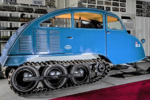 1940 auf Ketten mit V8 durch den Schnee