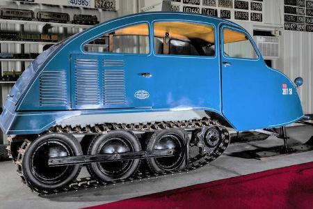 C.1940 BOMBARDIER B-7 SEVEN PASSENGER SNOWMOBILE