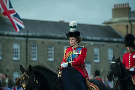 Sie steht im Mittelpunkt der Serie: Queen Elizabeth II., gespielt von Olivia Colman.