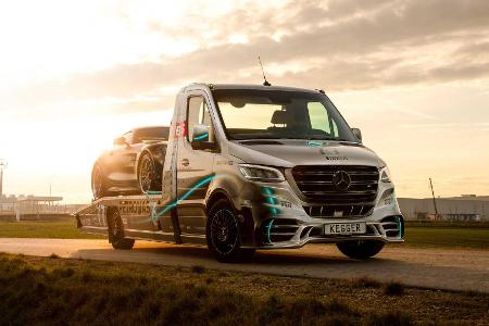 Krasser Abschlepper: Mercedes Sprinter mit V6 in Petronas Edition