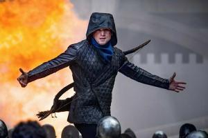 "Robin Hood": Bogenschütze Robin (Taron Egerton) raubt die Schatzkammern von Nottingham aus.