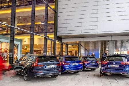 Audi A4 Avant, BMW 3er Touring, Opel Insignia Sports Tourer, Volvo V60 Audi A4 Avant, BMW 3er Touring, Opel Insignia Sports Tourer, Volvo V60