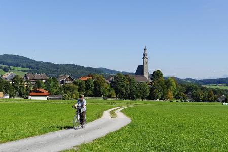 Radfahrer bei Anger, K�nigssee - Bodensee Radweg, Oberbayern...