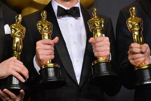 Pitt, Witherspoon und Ford: Das sind die Laudatoren bei den Oscars