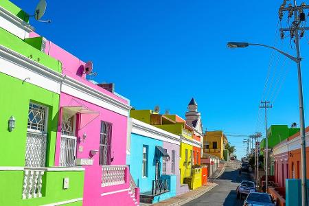 Auch die Fassaden von Bo-Kaap leuchten förmlich. Das relativ kleine Viertel (nur 6000 Einwohner) liegt zwischen dem Stadtzen...