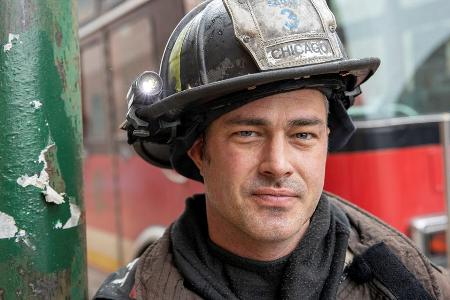 Taylor Kinney spielt seit Staffel 1 Serien-Liebling Kelly Severide bei 
