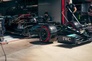 Hamilton ringt Red Bull nieder